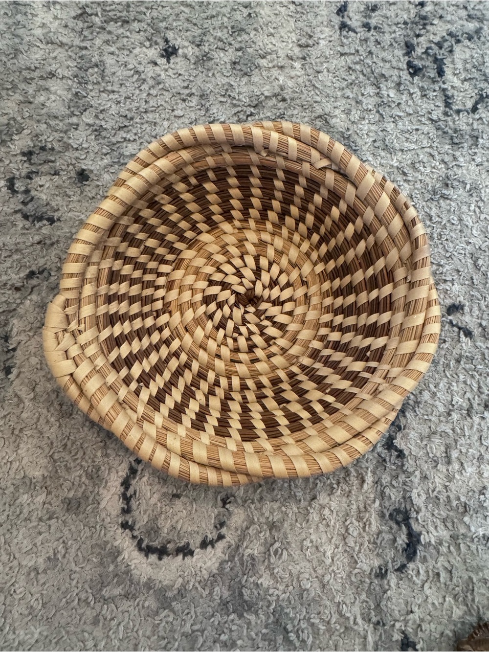 Low country Gullah sweetgrass basket bowl multicolored 8.5 inches across